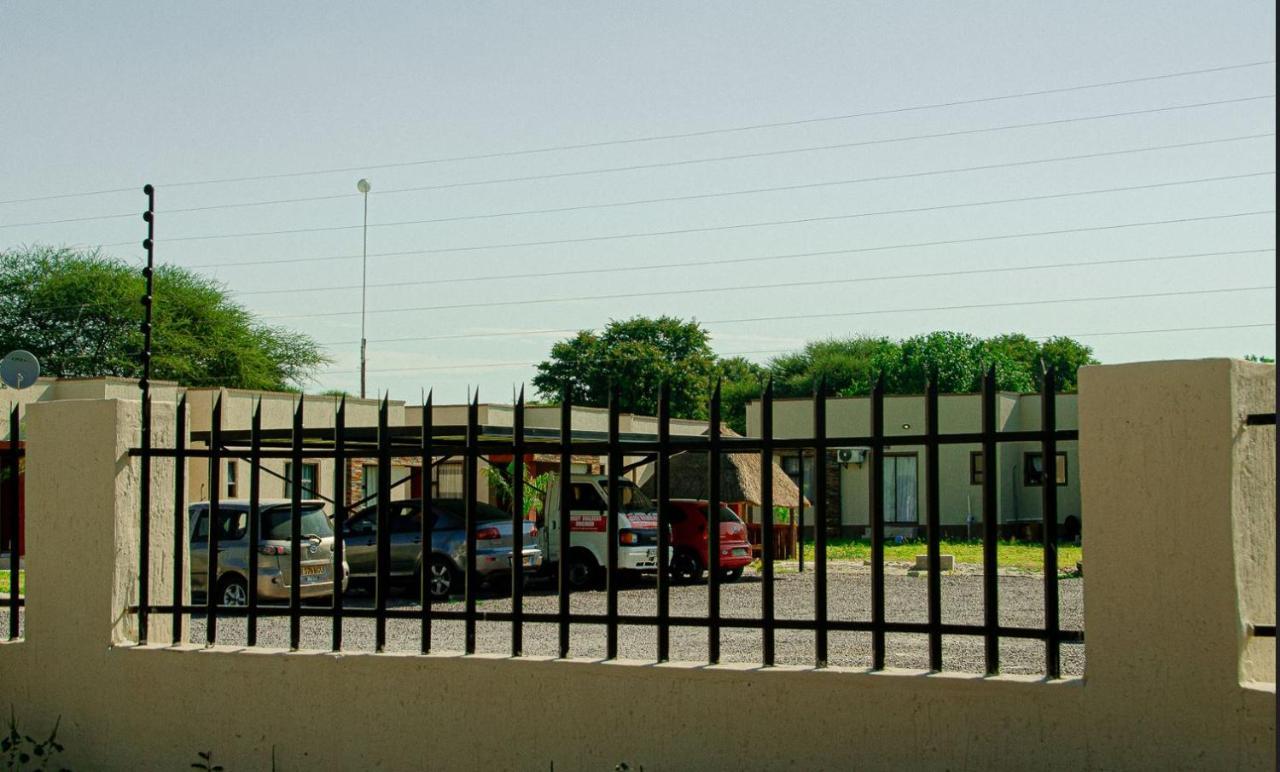 Nexovant Furnished Apartments Maun Buitenkant foto